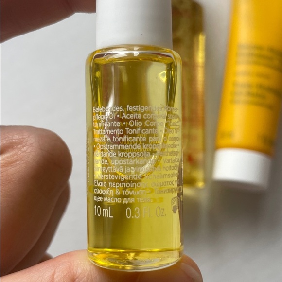 Set 3 Clarins Hydrating Toning Lotion, Hydrating Oil-Balm & Body Treatment Oil - Picture 2 of 5